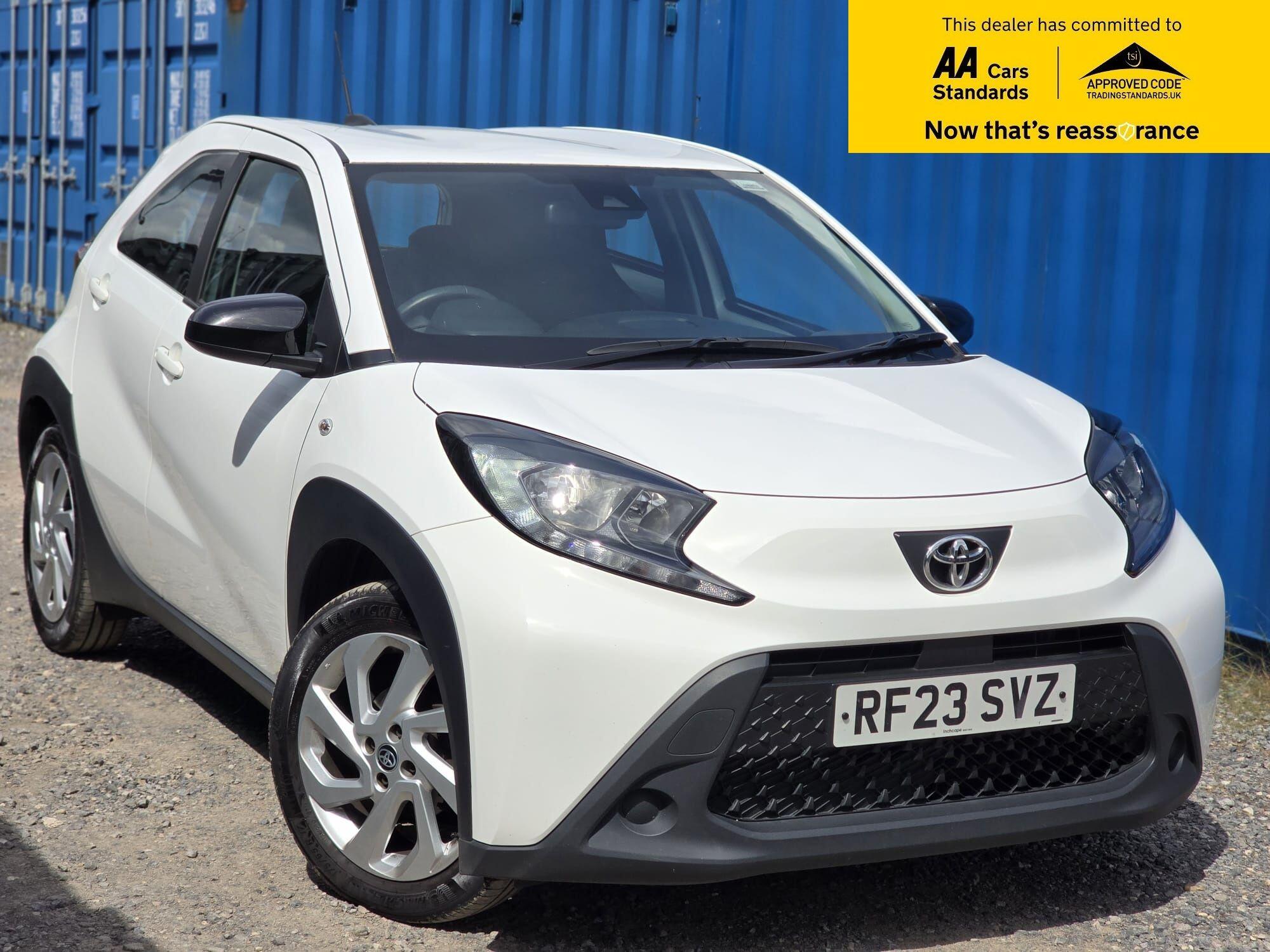 1.0 VVT-i Pure Hatchback 5dr Petrol x-shift Euro 6 (s/s) (72 ps)